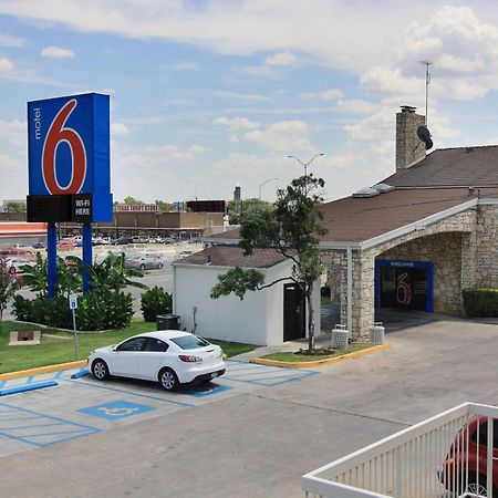 Motel 6 Austin, Tx - Central Downtown Ut 외부 사진