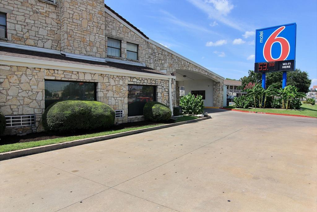 Motel 6 Austin, Tx - Central Downtown Ut 외부 사진