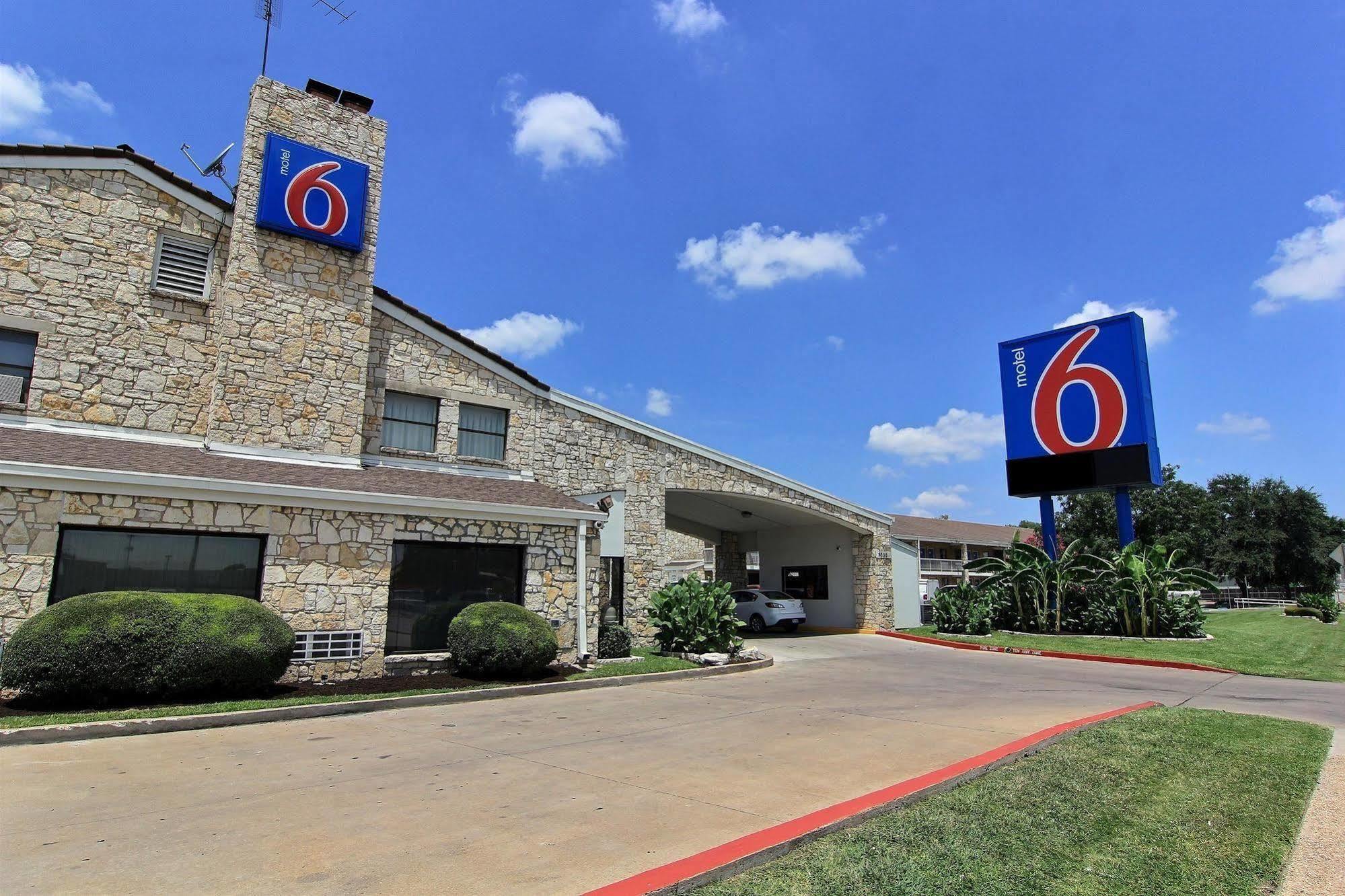 Motel 6 Austin, Tx - Central Downtown Ut 외부 사진