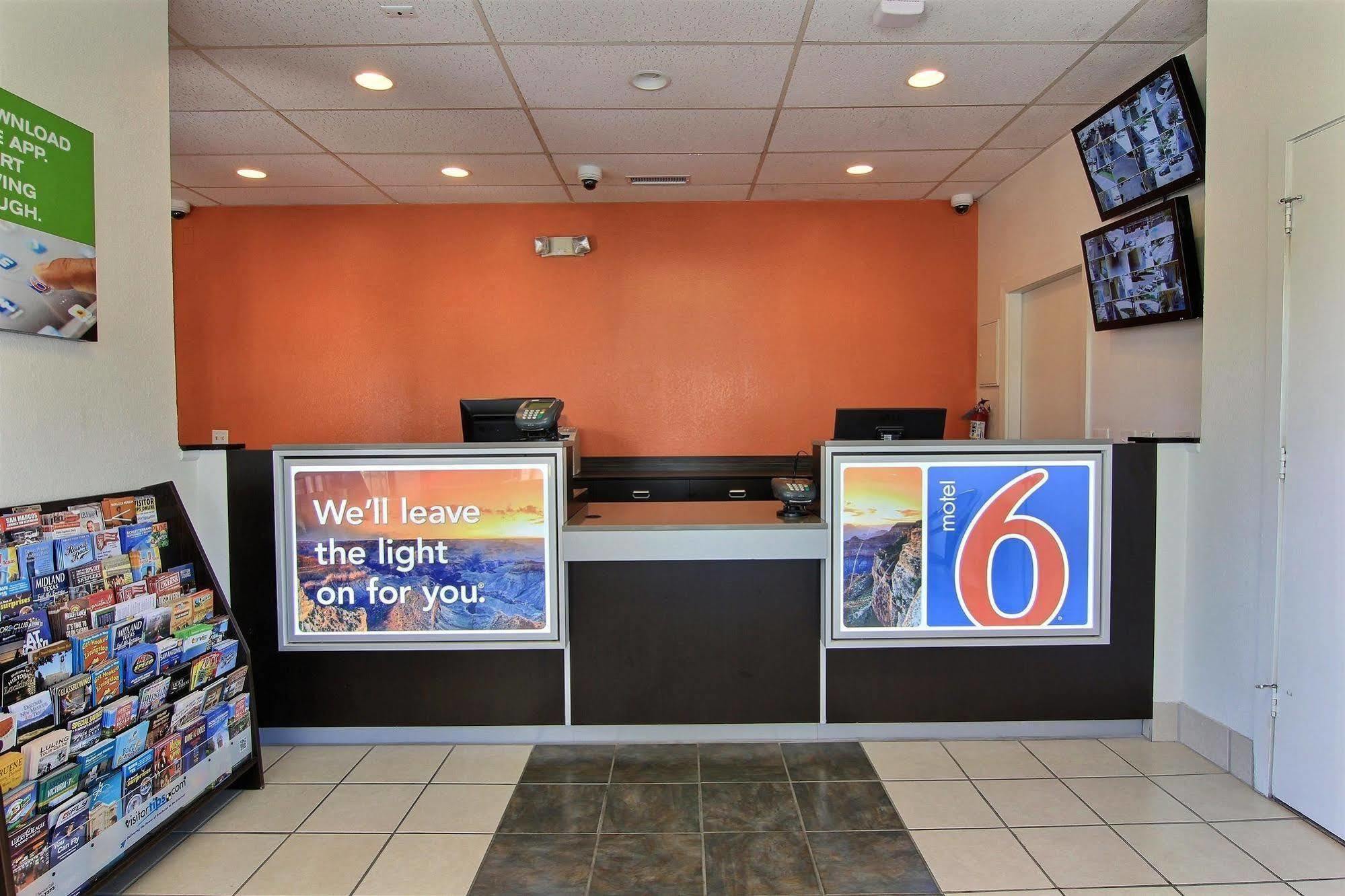 Motel 6 Austin, Tx - Central Downtown Ut 외부 사진