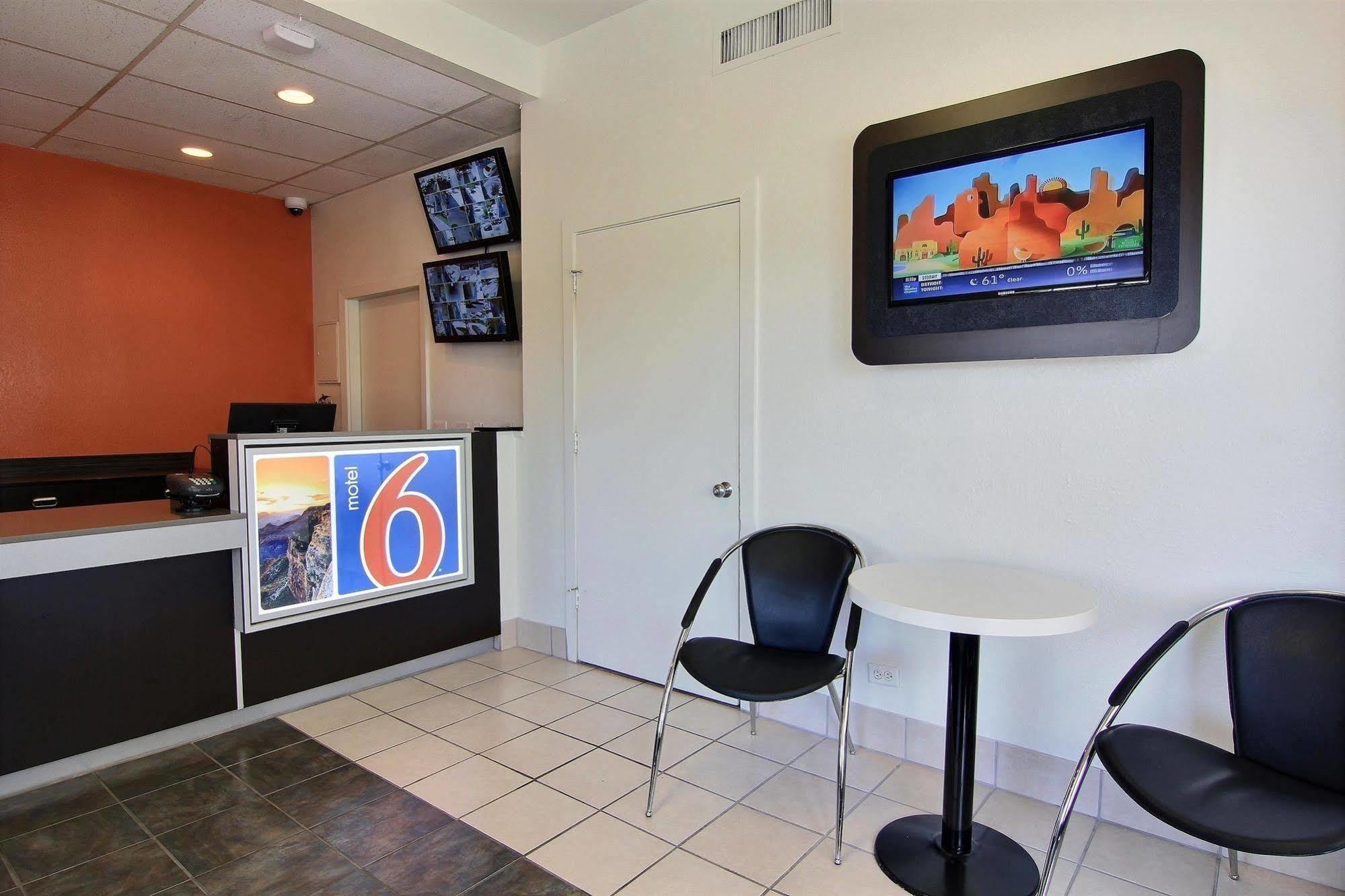 Motel 6 Austin, Tx - Central Downtown Ut 외부 사진