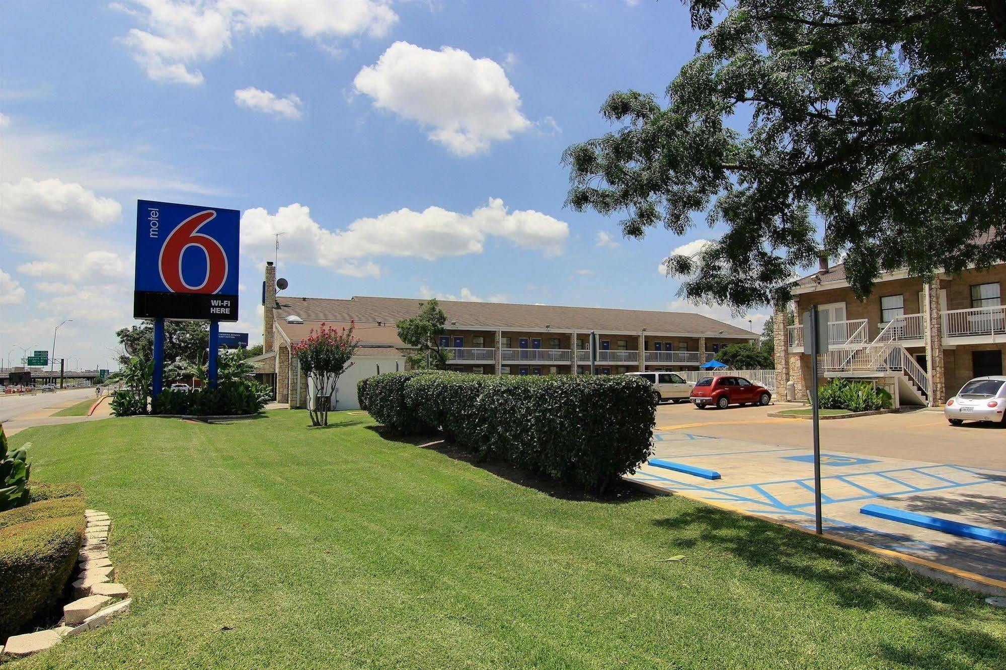 Motel 6 Austin, Tx - Central Downtown Ut 외부 사진