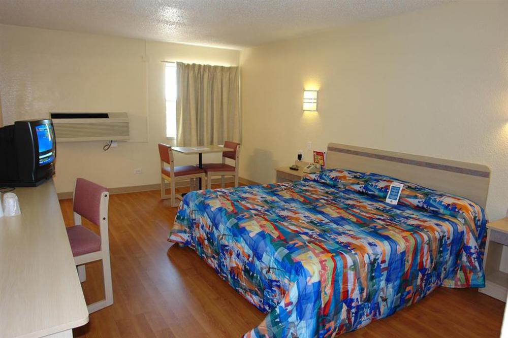 Motel 6 Austin, Tx - Central Downtown Ut 객실 사진